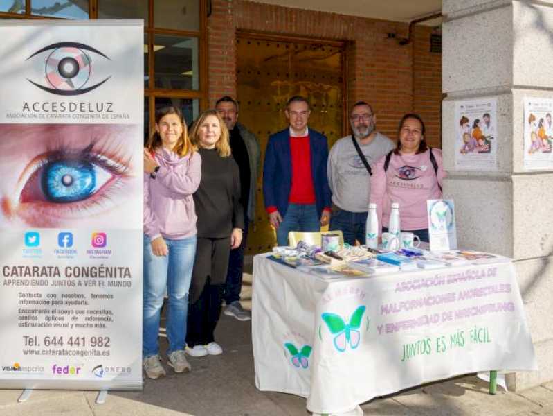 Torrejón – Torrejón de Ardoz se alătură Zilei Mondiale a Bolilor Rare, cu un tabel informativ și luminând f…