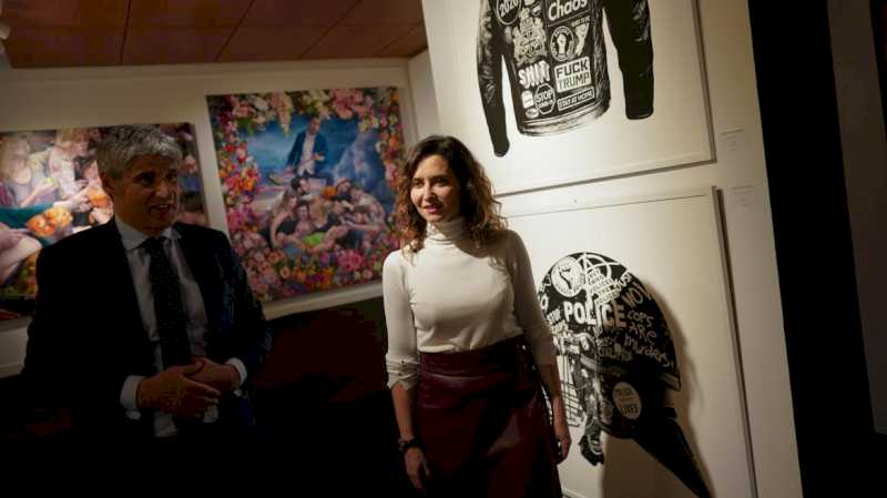 Díaz Ayuso vizitează Sala de Artă Modernă din Madrid, care găzduiește lucrări de Tàpies, Dalí, Sorolla și Picasso