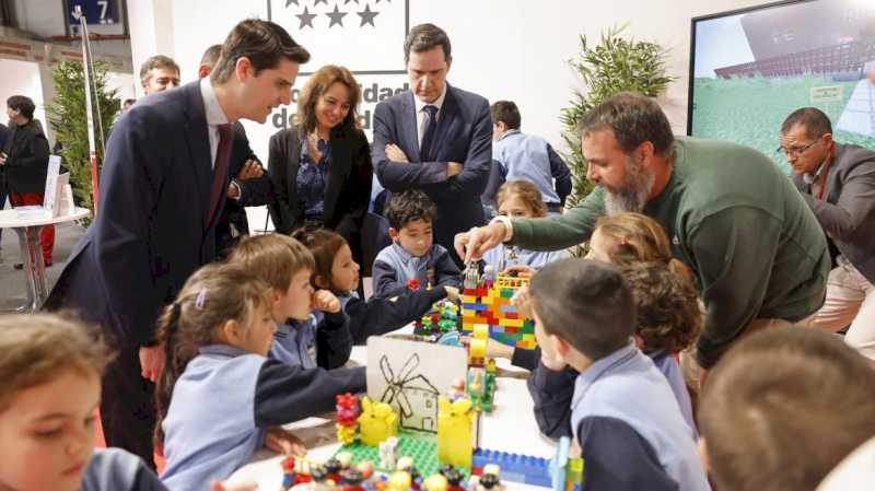 Comunitatea își expune oferta educațională, de cercetare și tehnologică în Sala de clasă, iar Târgul de Știință din Madrid este