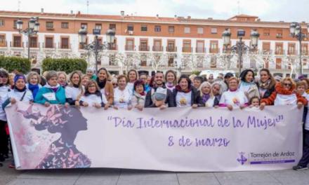 Torrejón – Mare primire a activităților Săptămânii Femeii, evidențiind evenimentul central cu spectacolul „Femeie”, de Aarón Vivanc…