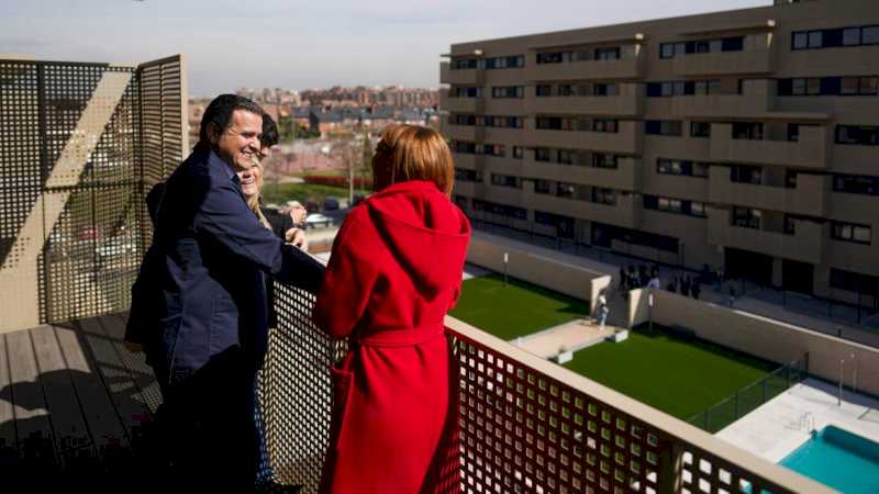 Comunitatea Madrid predă cheile primelor 140 de case de închiriere la prețuri accesibile ale Plan Vive din Alcorcón