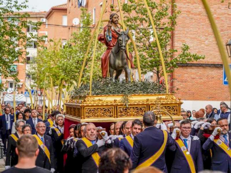 Torrejón – Săptămâna Mare din Torrejón de Ardoz va continua astăzi, vineri, 29 martie, cu Procesiunea Întâlnirii îndurerate, la ora 11:00….