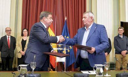 Planas semnează un acord cu Uniunea Micilor Agricultori și Crescătorilor de Cremă cu privire la 43 de măsuri de sprijinire a sectorului agricol spaniol