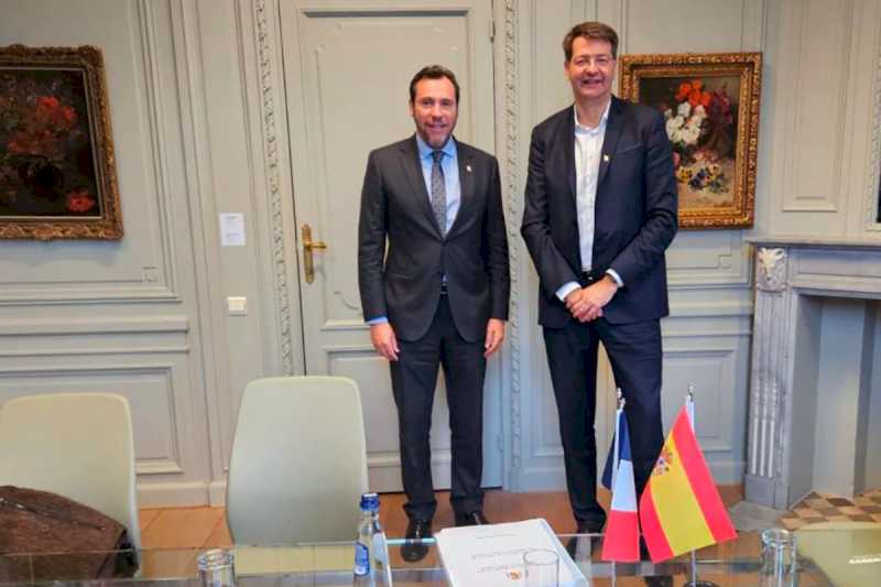 Óscar Puente se întâlnește cu ministrul francez al transporturilor pentru a aborda probleme de interes comun și de colaborare