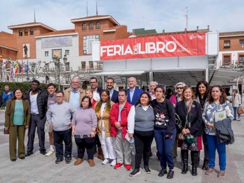 Torrejón – S-a inaugurat Târgul ocazional de carte, care se va desfășura până pe 25 aprilie în Plaza Mayor în cadrul unei luni a literaturii…
