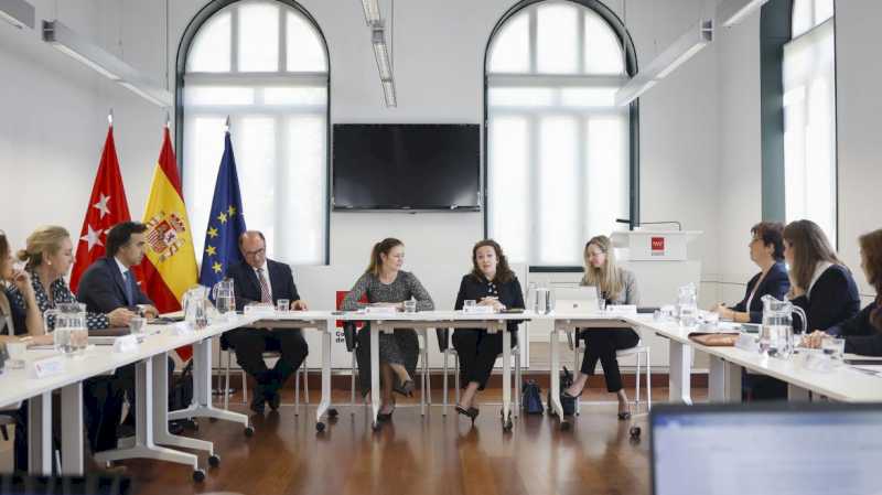 Comunitatea Madrid creează Comisia de Coordonare Socio-Sanitară pentru a îmbunătăți îngrijirea în centrele rezidențiale