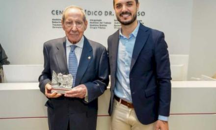 Torrejón – Echipa guvernamentală locală îi aduce un omagiu fostului primar și medic, Casto Hermoso Rivero, pentru cariera sa extinsă și serviciile aduse comunității…