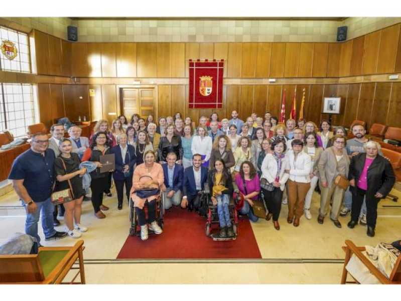 Torrejón – Consiliul Local recunoaște printr-un eveniment public munca depusă de entitățile sociale ale orașului care ajută mai mult de 5…