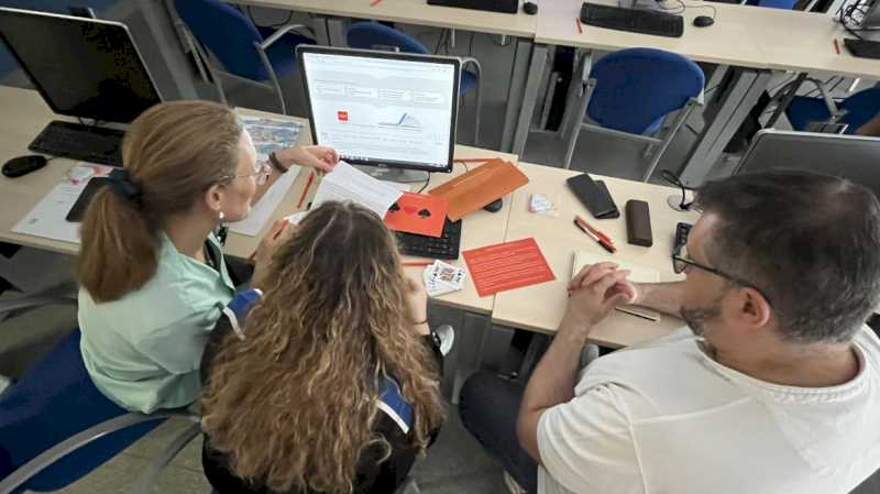 Biblioteca Spitalului Universitar din Fuenlabrada organizează o activitate de instruire privind resursele bibliografice pentru profesioniștii săi