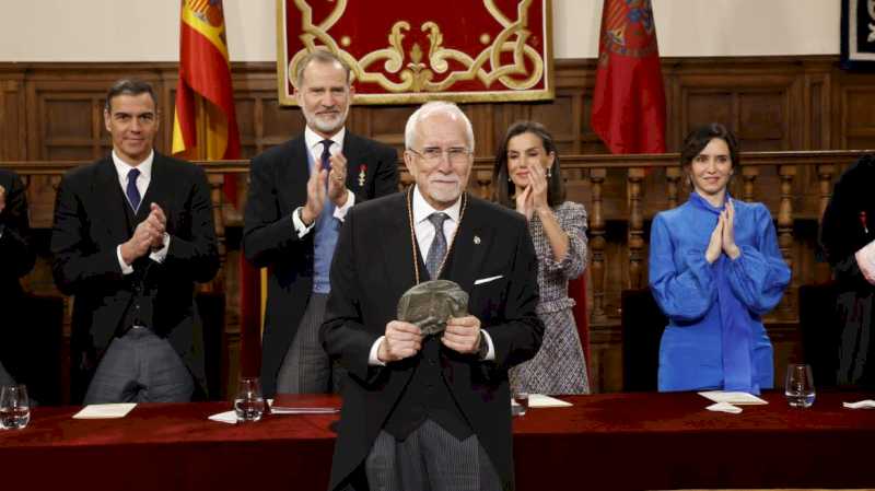 Díaz Ayuso, la înmânarea Premiului Cervantes scriitorului Luis Mateo Díez