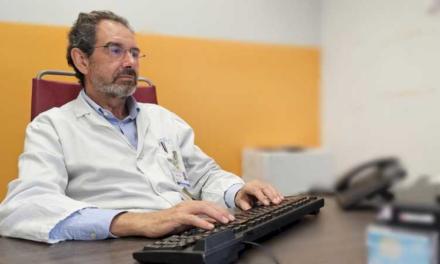 Reumatolog la Spitalul 12 de Octubre, profesor la Facultatea de Medicină a Universității Complutense din Madrid