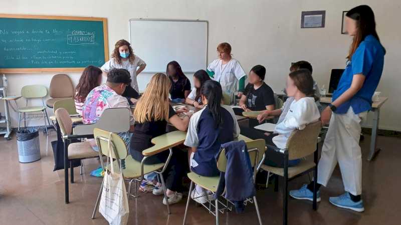 Peste 100 de centre de sănătate din Comunitatea Madrid prezintă în jur de 900 de studenți din anul 4 ESO activitate profesională în îngrijirea primară