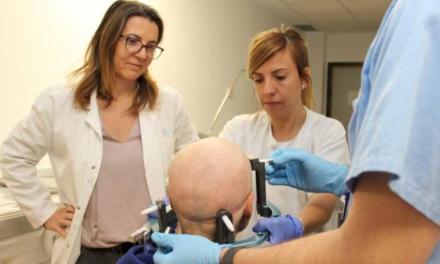 Specialistii de la Spitalul Clinic San Carlos organizeaza un curs de perfectionare in terapia „HIFU” pentru tremor esential si durere neuropata