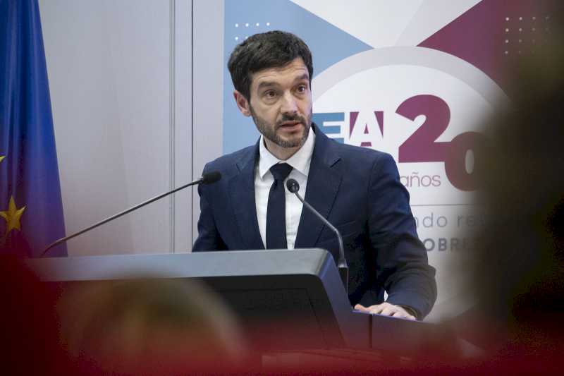 Bustinduy: „Alocația parentală universală ar reduce sărăcia copiilor la jumătate”