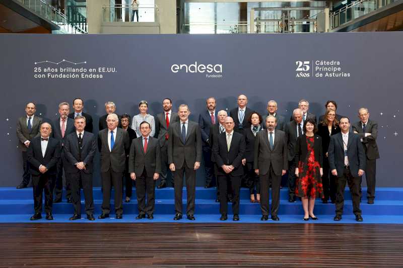 José Manuel Albares celebra el 25º aniversario de la Cátedra Príncipe de Asturias