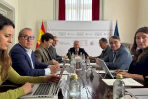 el-ministro-torres-preside-una-sesion-informativa-con-los-delegados-y-delegadas-del-gobierno