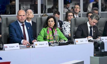 Margarita Robles reitera que España seguirá apoyando a Ucrania „el tiempo que sea necesario”
