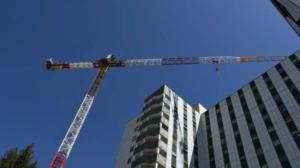 el-hospital-publico-ramon-y-cajal-comienza-las-obras-de-rehabilitacion-de-sus-fachadas