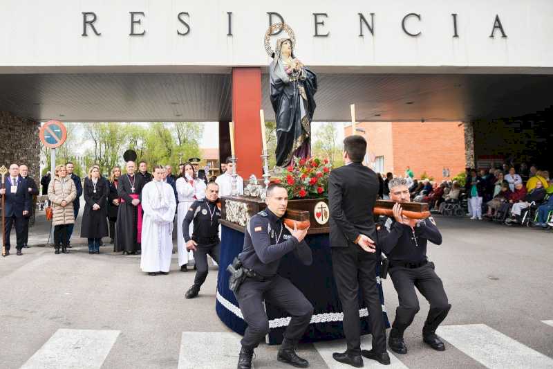 Alcalá – La Residencia Francisco de Vitoria volvió a acoger una Procesión