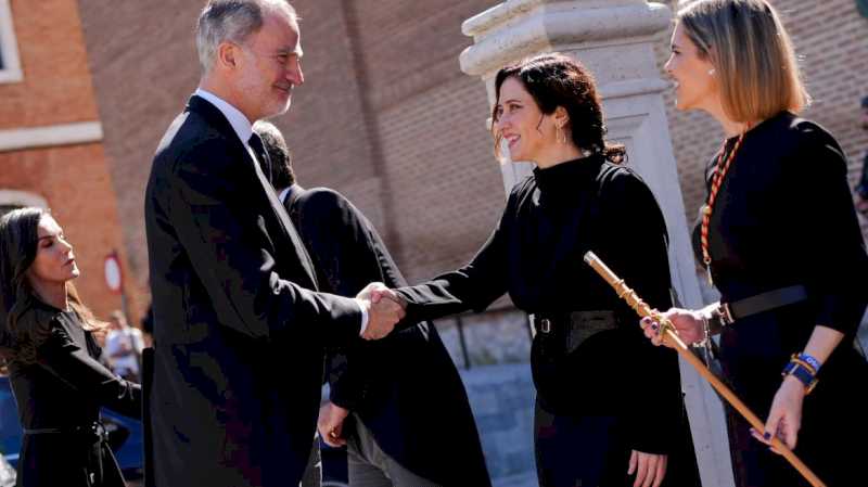 Díaz Ayuso, en la entrega del Premio Cervantes 2024 al escritor Álvaro Pombo