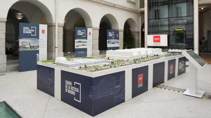 La Comunidad de Madrid abre la exposición itinerante con la maqueta de la Ciudad de la Justicia
